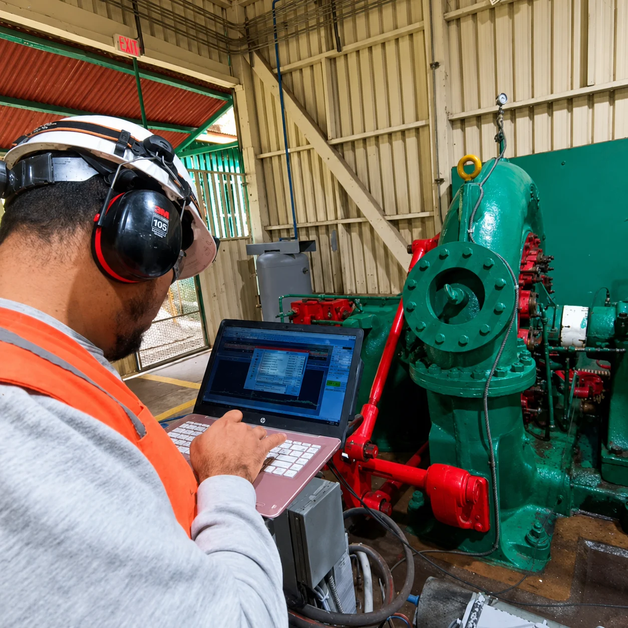 Diagnóstico técnico dentro de planta industrial