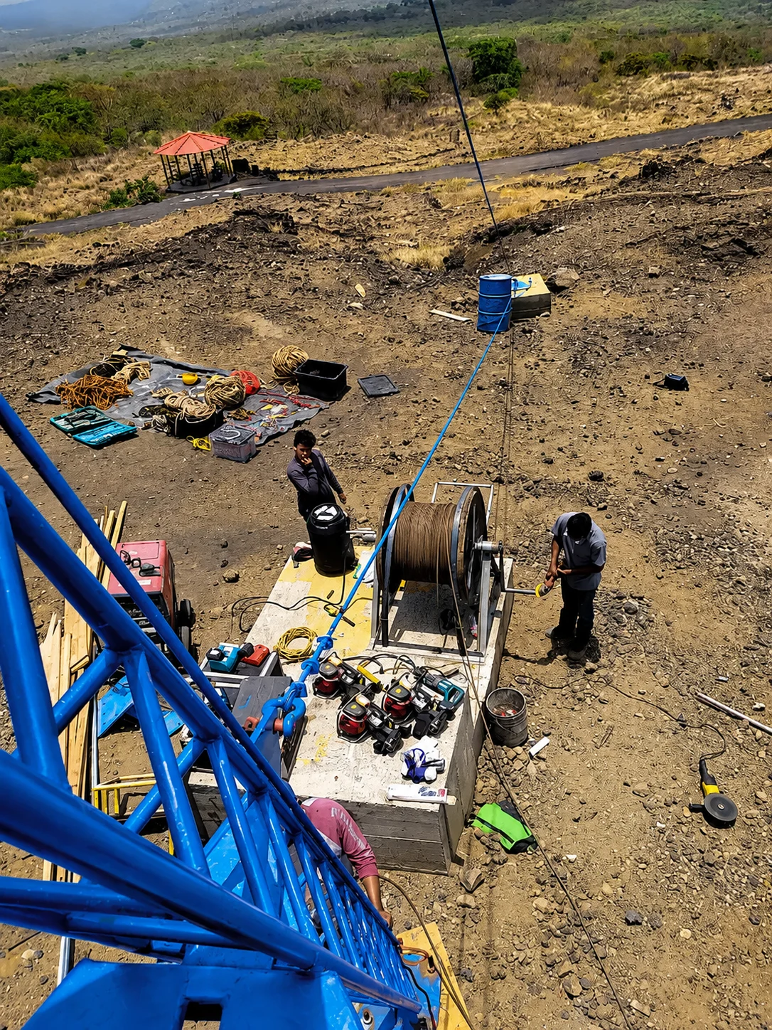 Estructura de descenso instalada en el Volcán Masaya